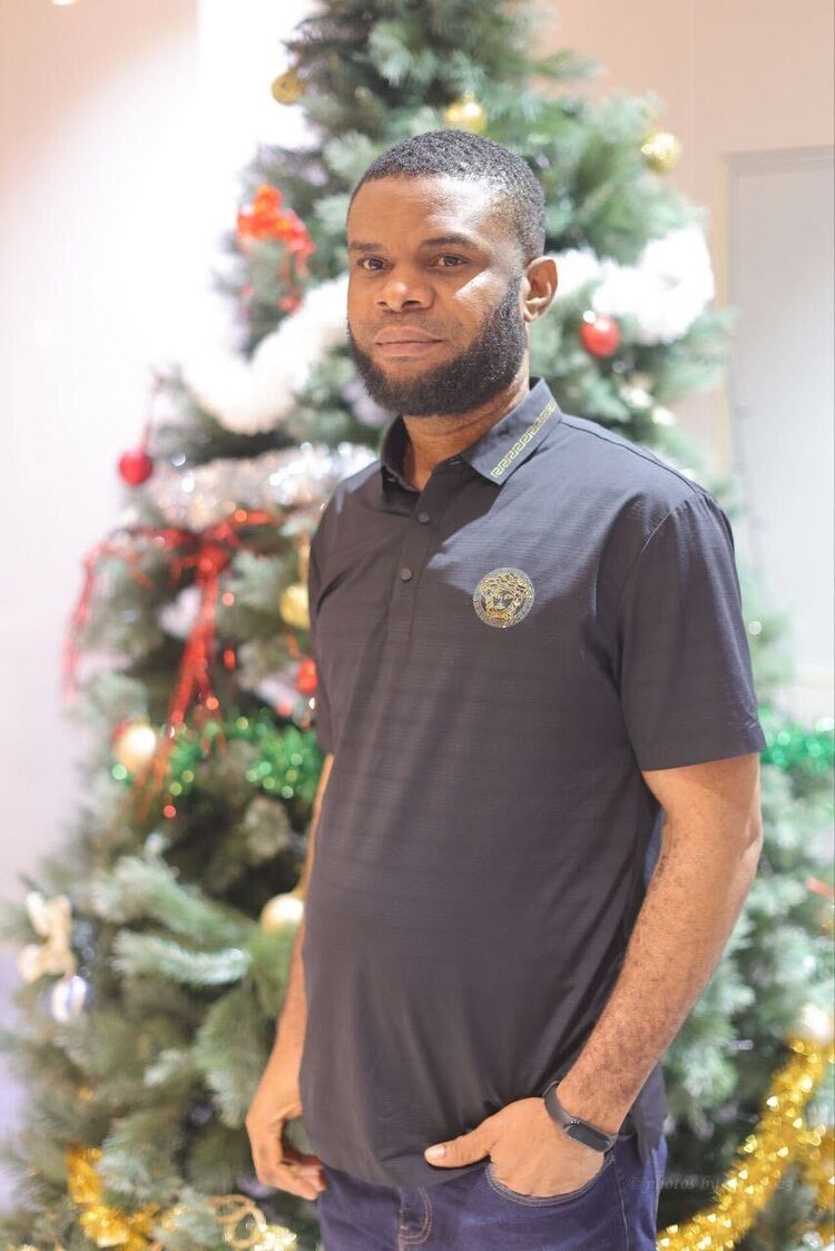  54491732  Prince, 40 ,    