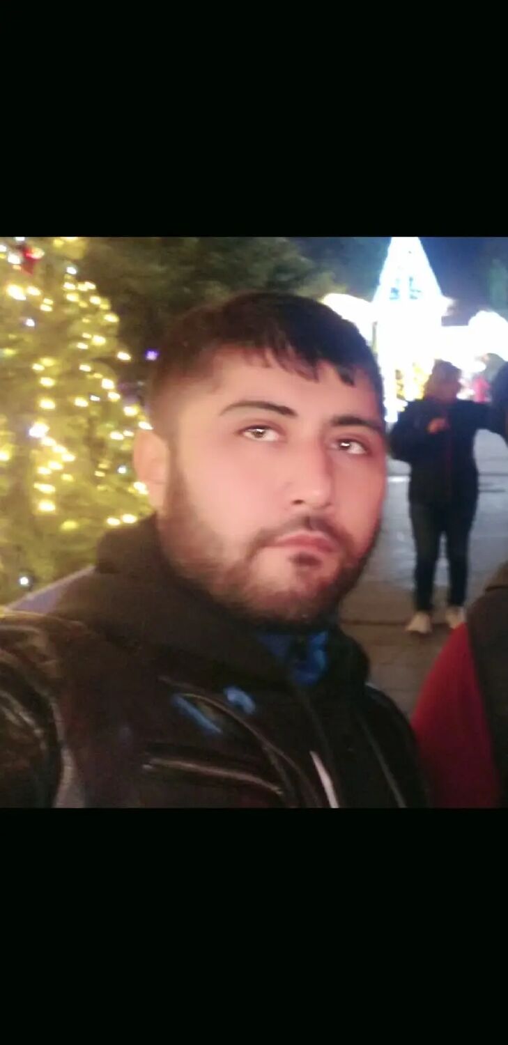  43529742  , 27 ,    