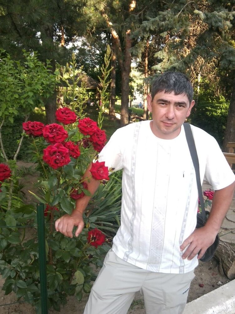  5750682  Russea, 46 ,    