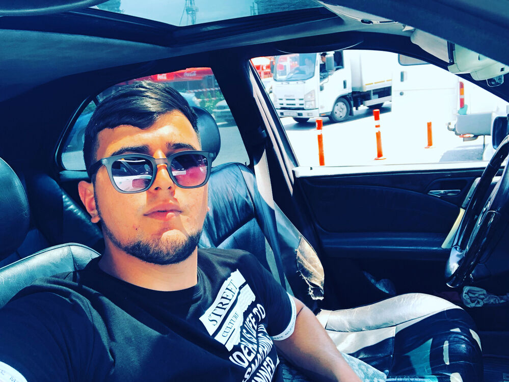  36675352  Kamil, 28 ,    