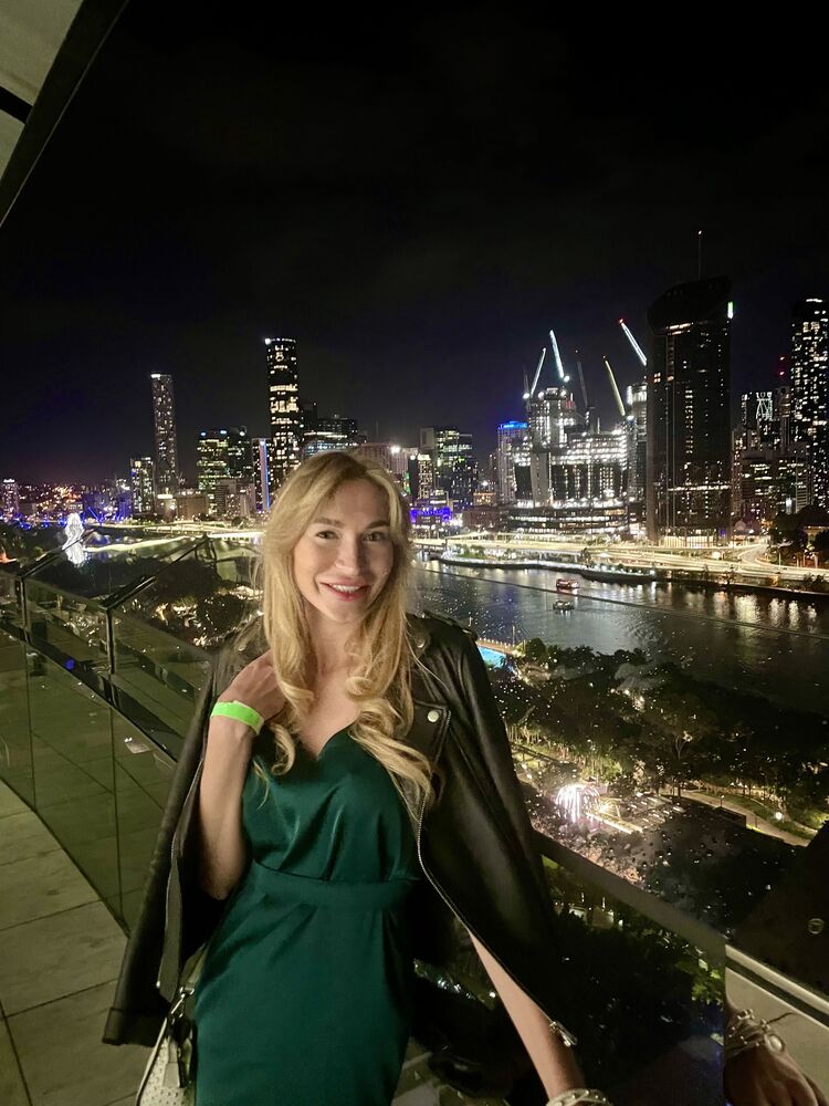  The Rocks,   Anastasiia, 35 ,   ,   , c 