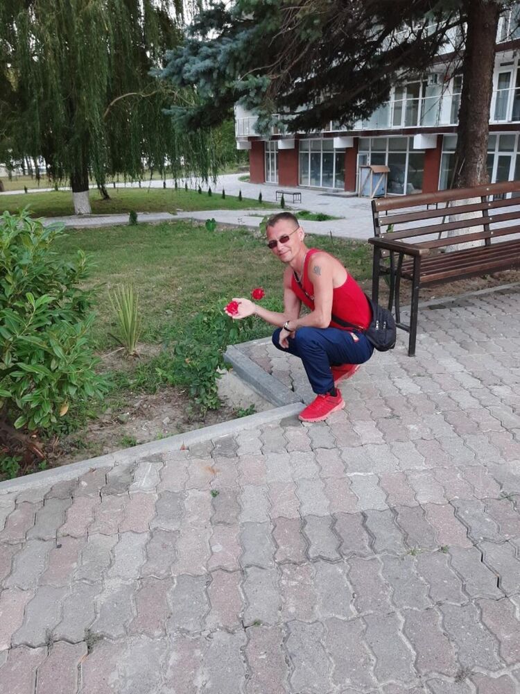  22846682  , 42 ,    
