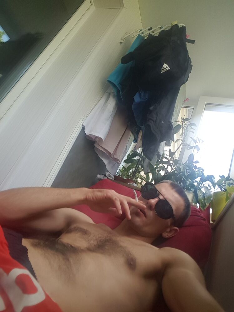  ,   Lui, 30 ,   ,   , c 