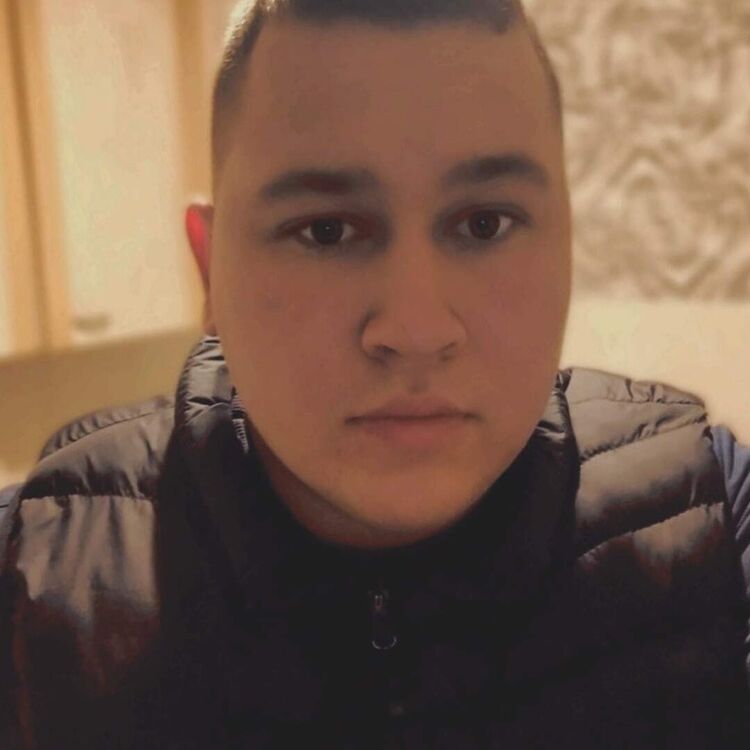  35124832  Alexander, 24 ,    