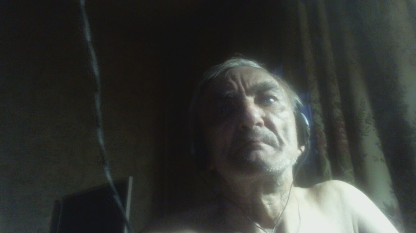  27041962  , 72 ,    