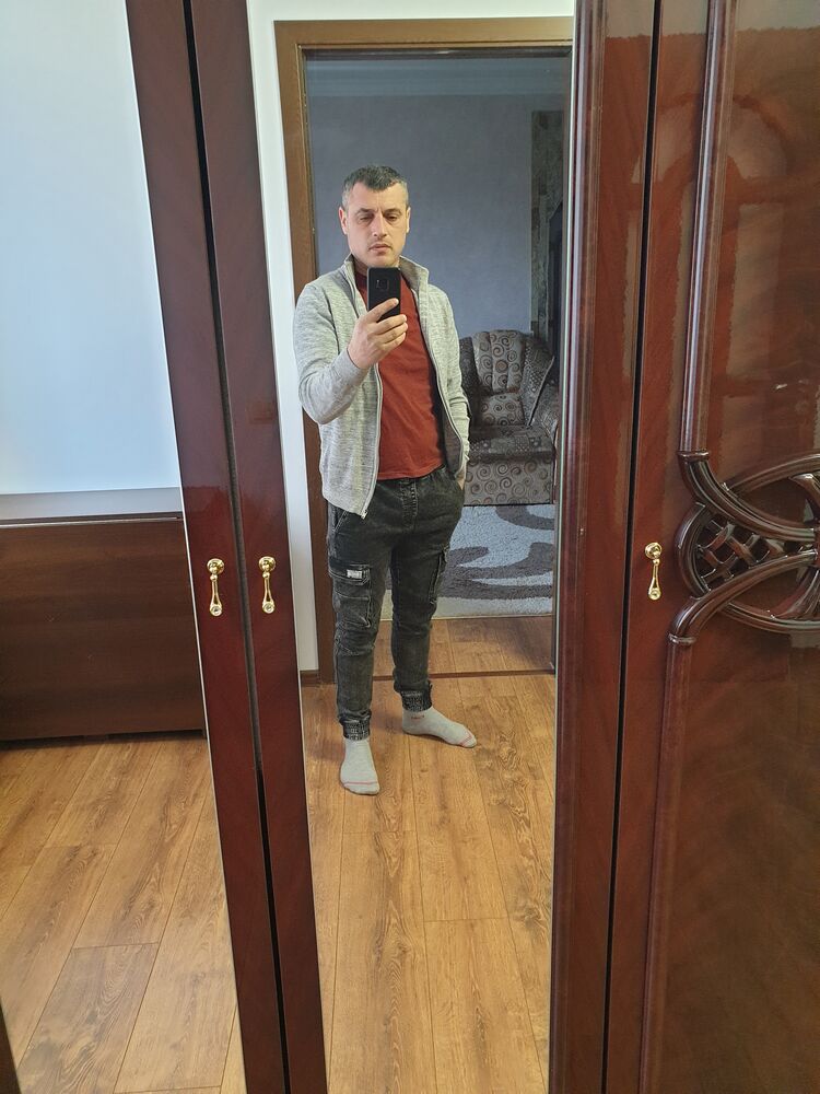  41938932  Andrei, 45 ,    