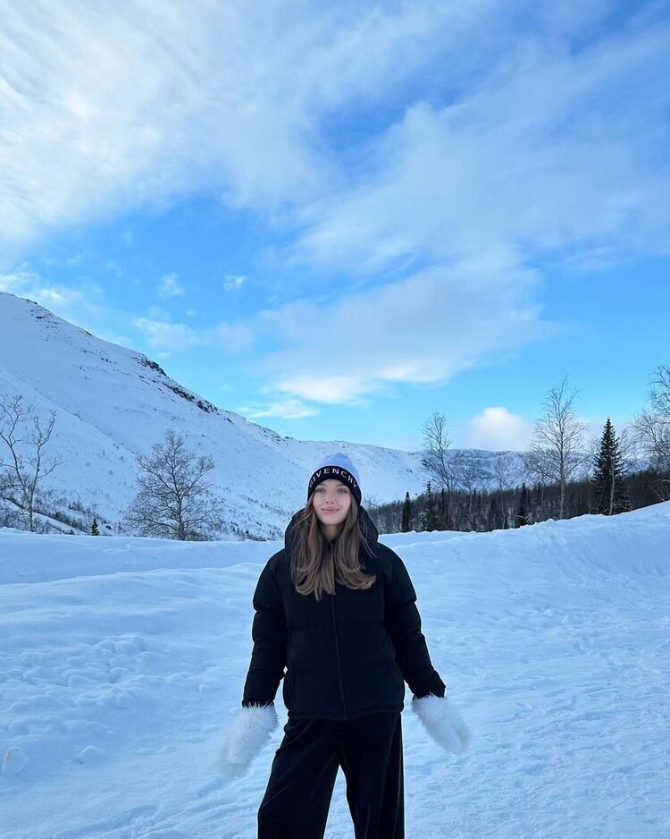  ,   , 27 ,   ,   