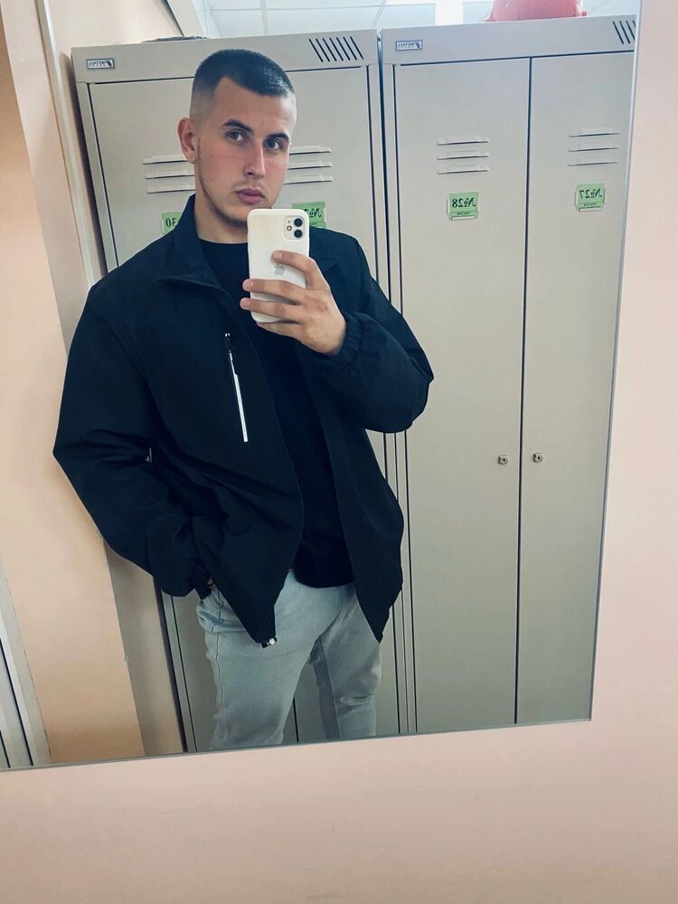  33793572  Dima, 22 ,    