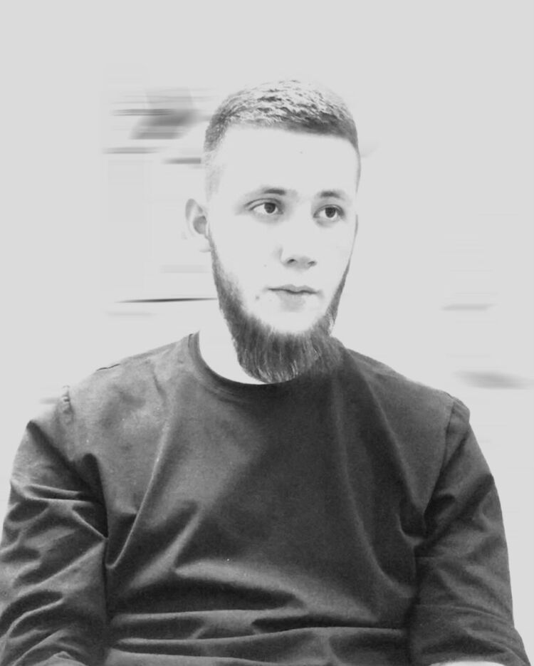  32895312  Sobstvennik, 23 ,    