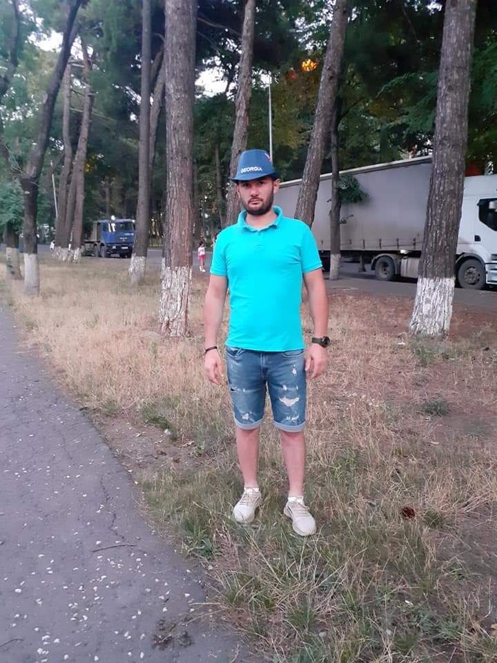  46123162  Zaza, 37 ,    