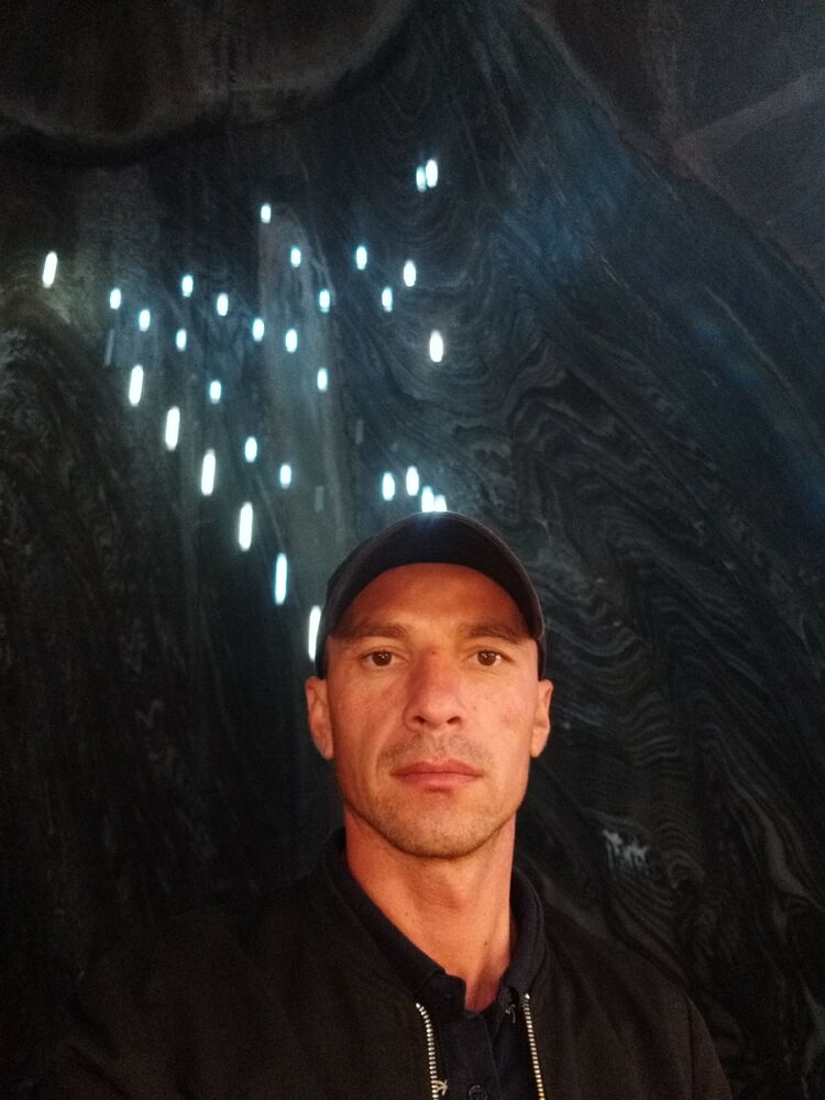  42304302  VLADIMIR, 29 ,    