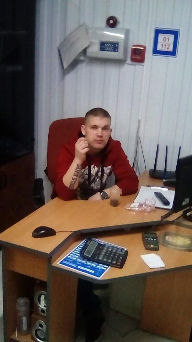  46423582  , 37 ,    