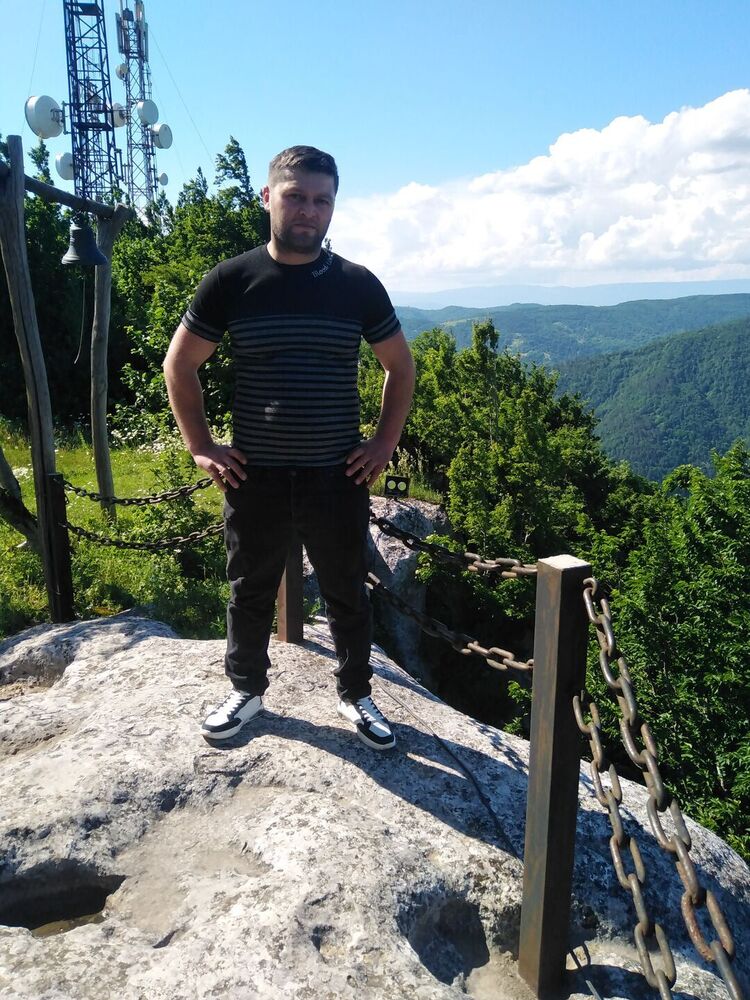  26988262  Givicarcidze, 33 ,    