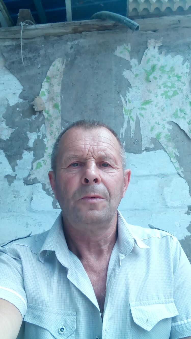  44578552  Sergei, 61 ,    