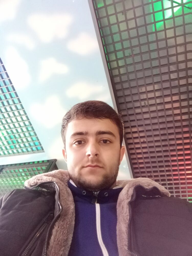  51249772  Abdullo, 25 ,    