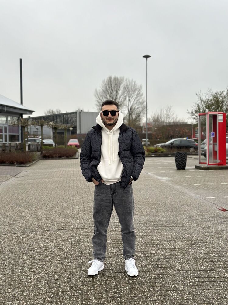  Zaandam,   Sultan, 29 ,   ,   , c 