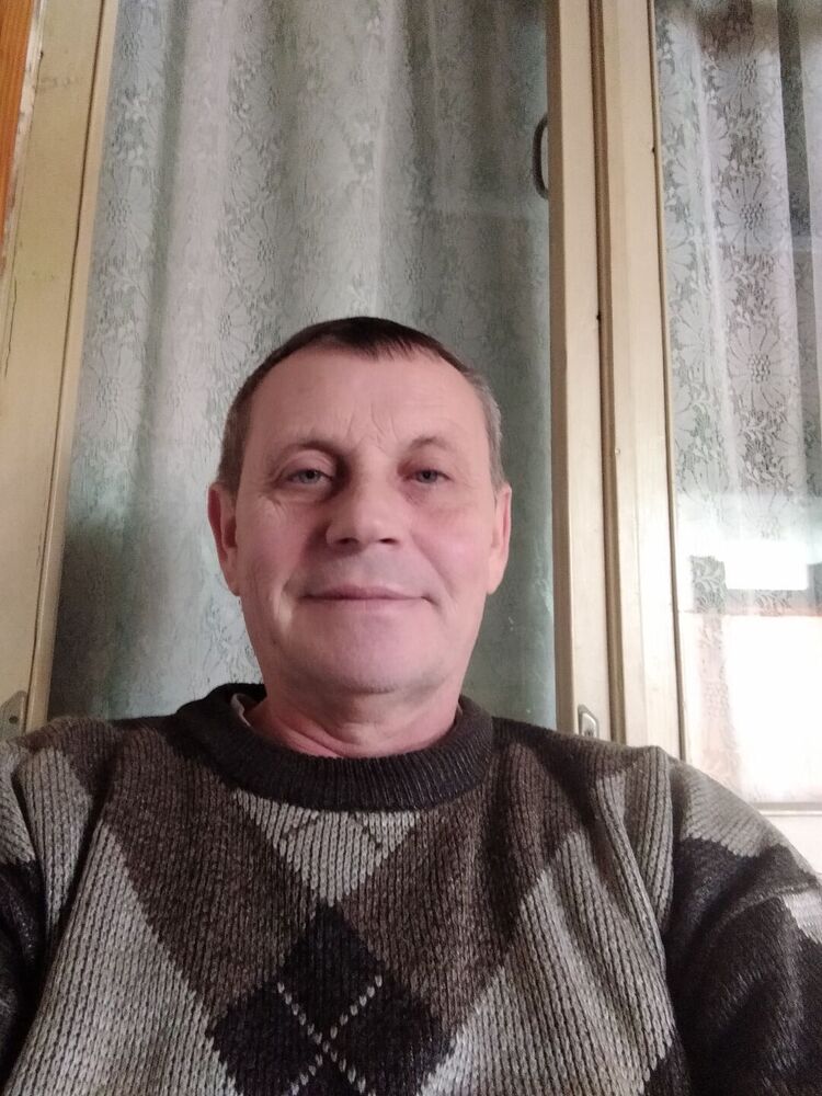  37438792  Ilya, 57 ,    