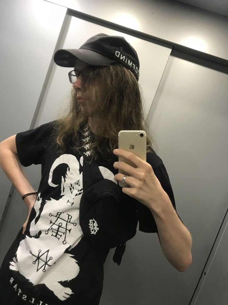  40582092  , 19 ,    -