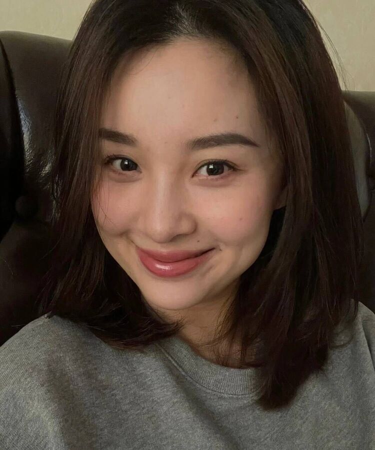  Merville,   Thalia, 26 ,   ,   