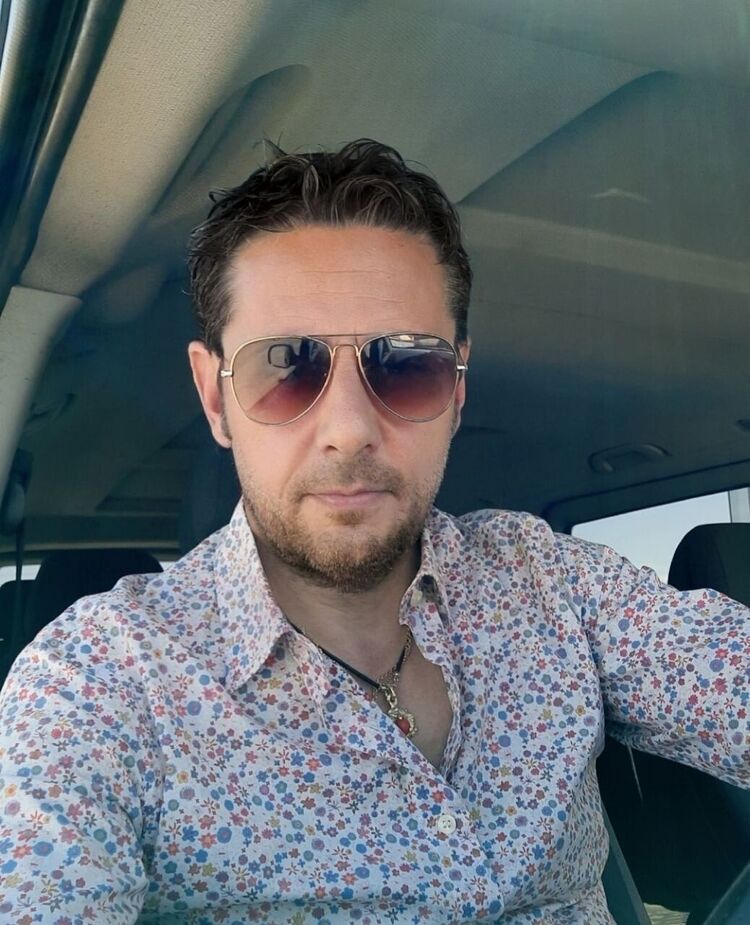  26793232  Ivan, 51 ,    Rome