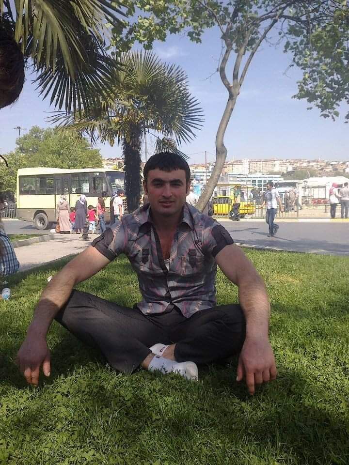  46216812  Fatih, 37 ,    