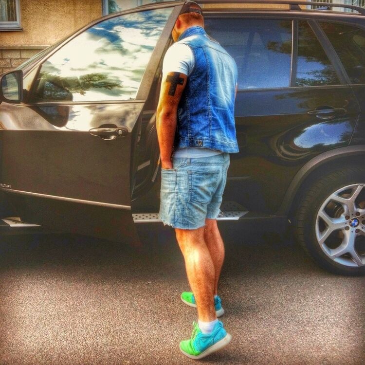  ,   Leon, 35 ,   