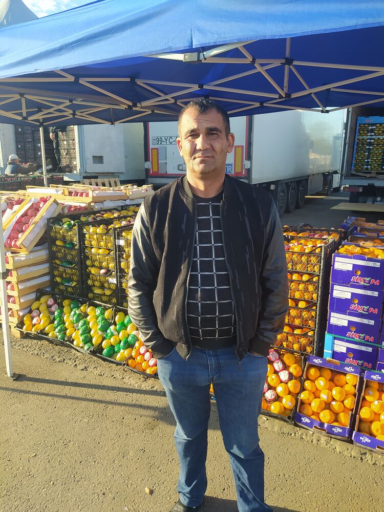  38845902  Zaur, 40 ,    