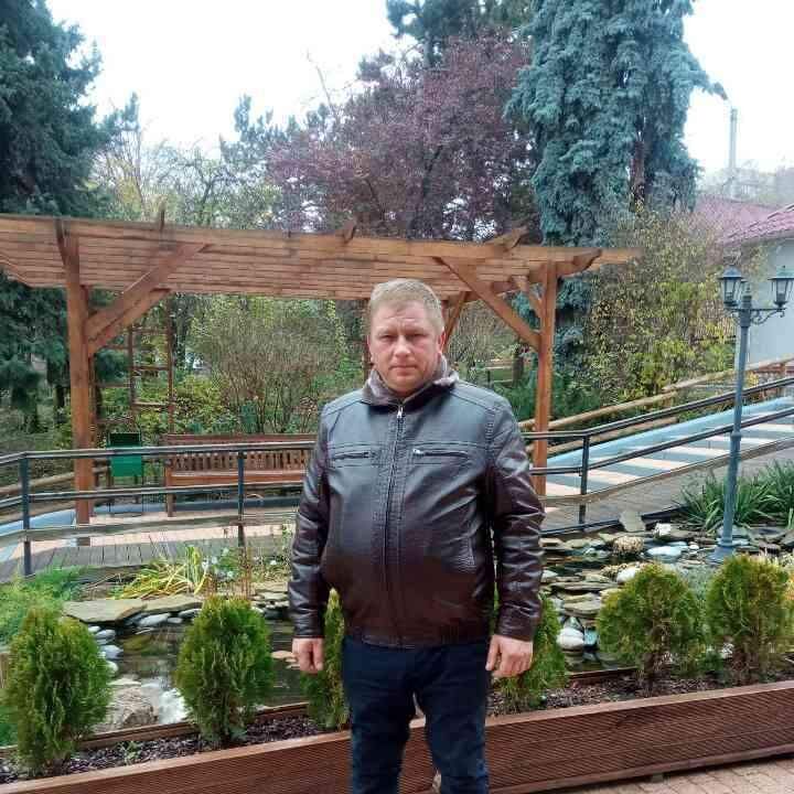  ,   Sergiu, 40 ,     , c 