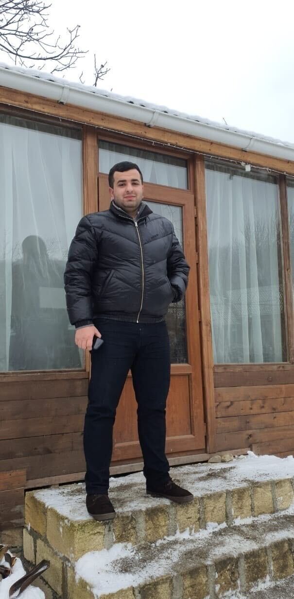  38962712  Vahe, 33 ,    