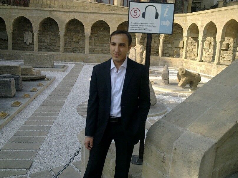  18953382  Samir, 39 ,    