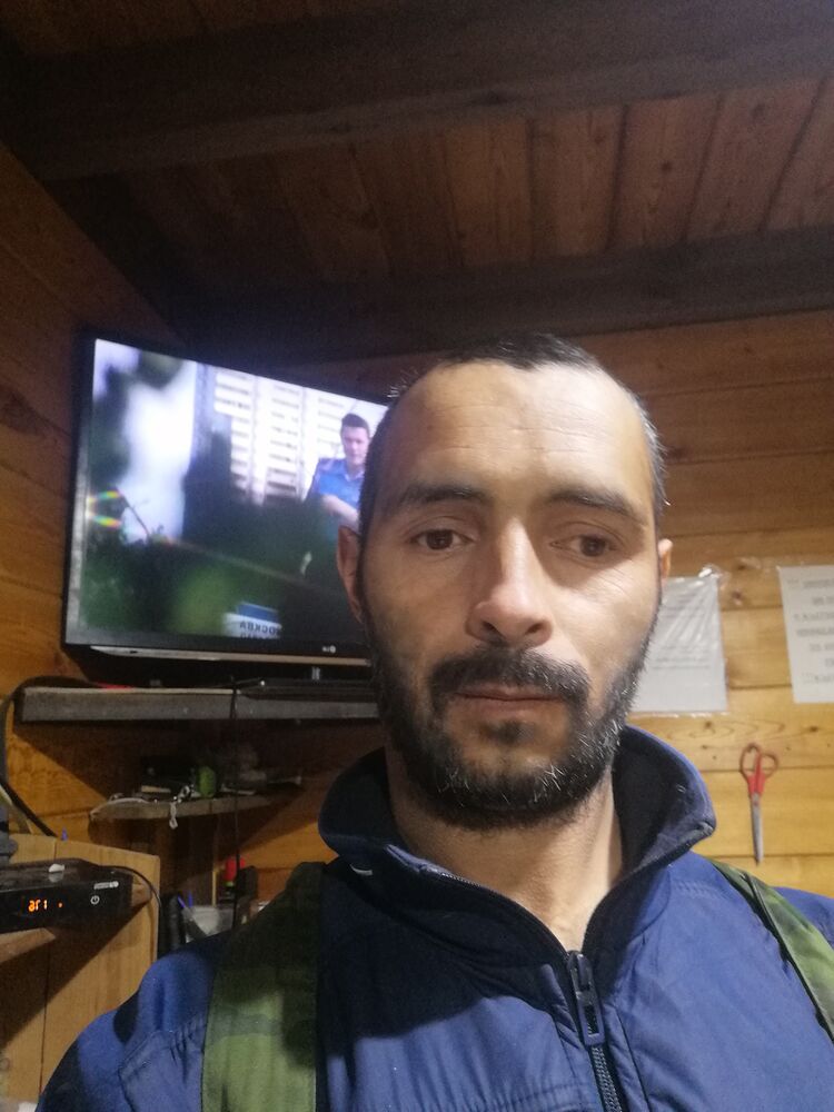  ,   Alisher, 40 ,   ,   