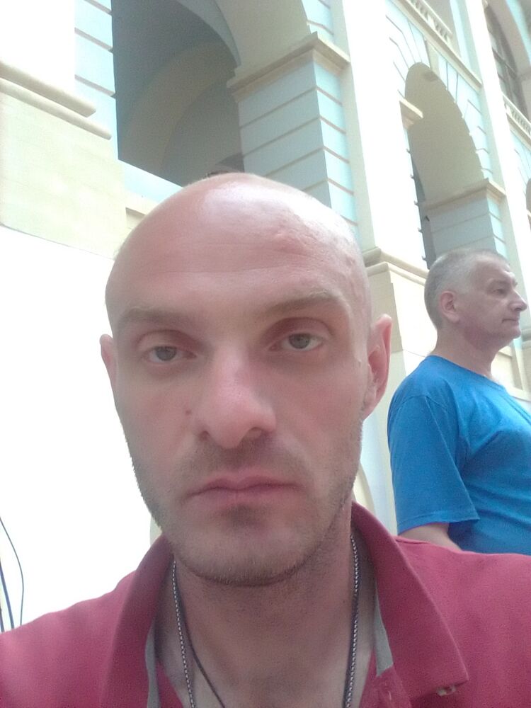  28214702  , 37 ,    