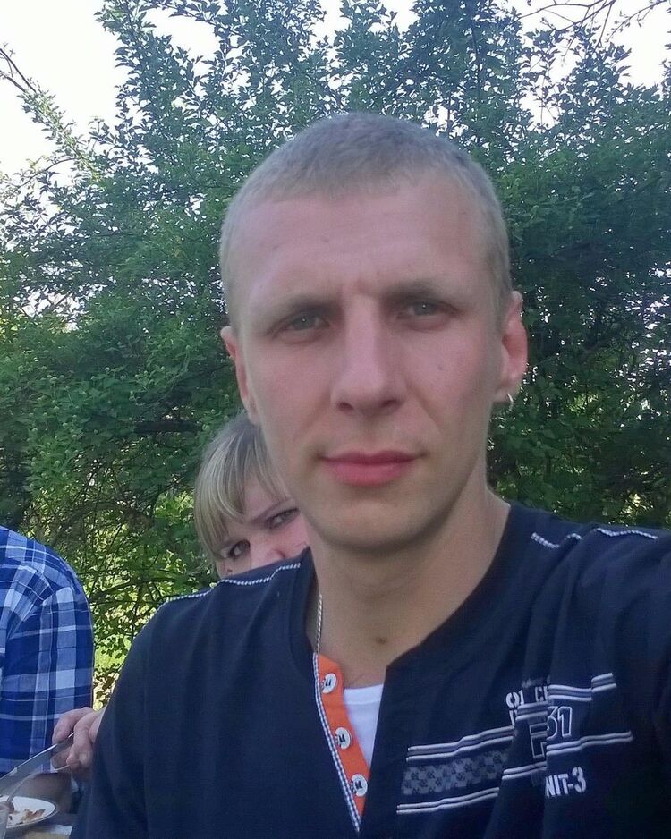  ,   Pavel, 42 ,   