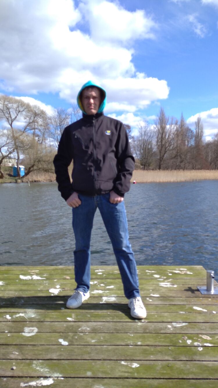  23302042  Denuk, 38 ,    -