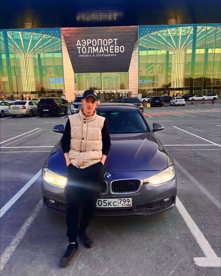  ,   Zhenya, 21 ,   ,   