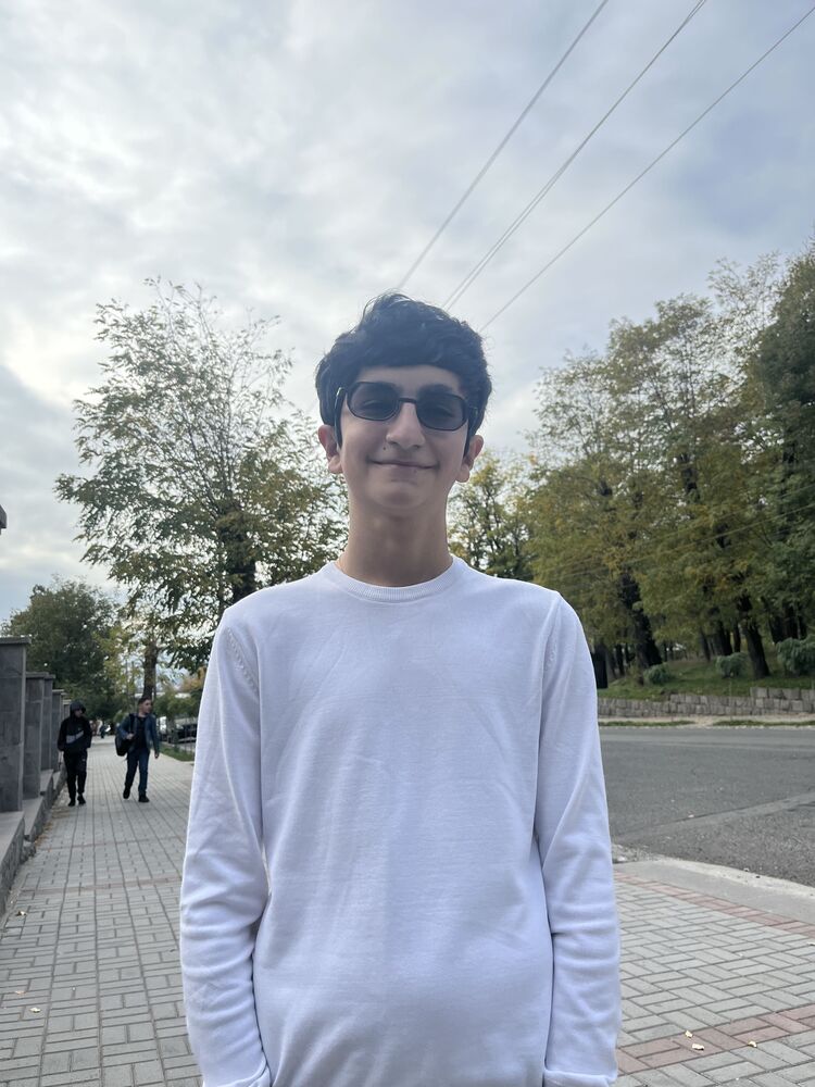  54206692  Armss, 18 ,    