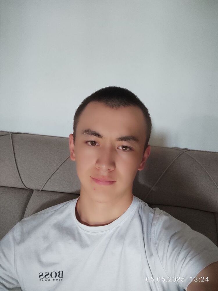  53573012  Tariel, 21 ,    