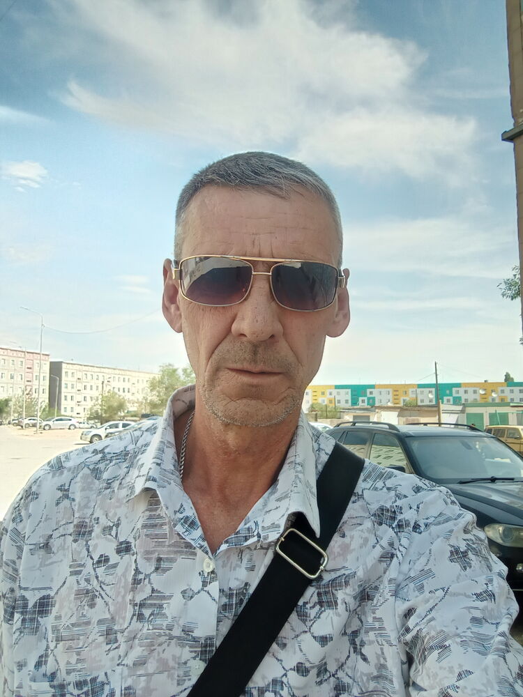  35747802  , 49 ,    