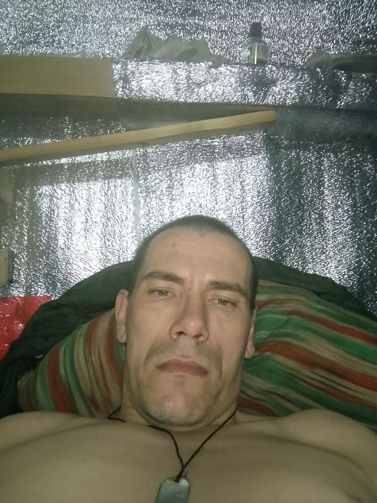  46883152  , 35 ,    