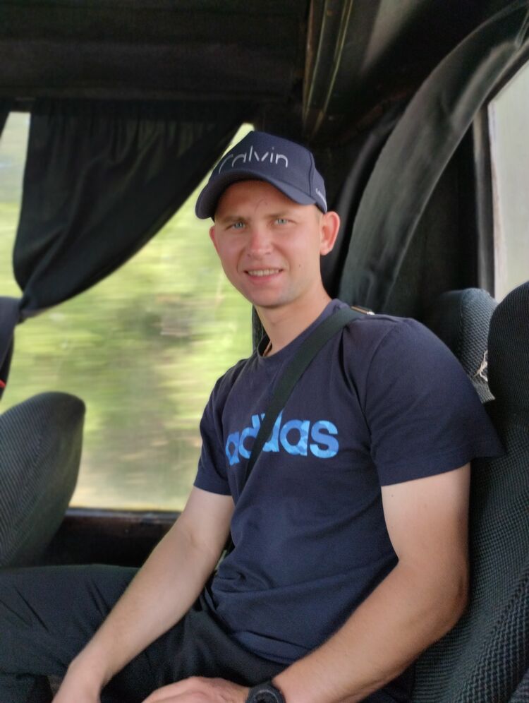  ,   Vlad, 33 ,   ,   