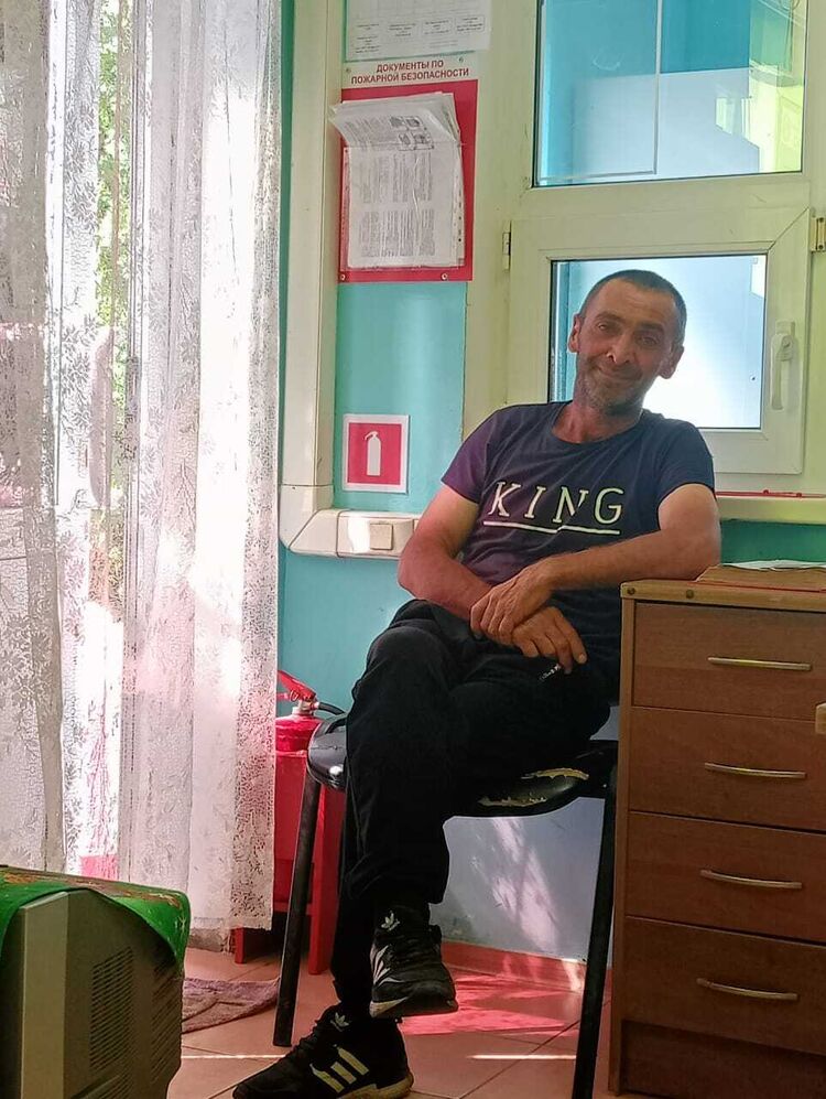  ,   Renat, 46 ,   ,   , c , 