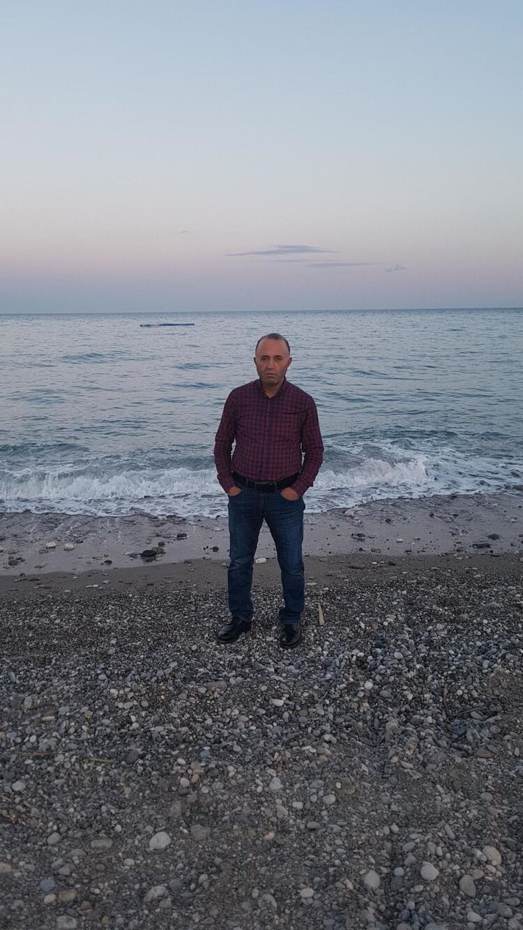  48750842  Erol, 57 ,     