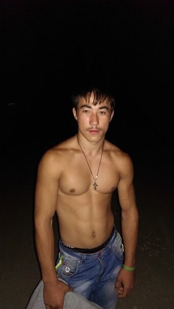  8143982  Denis, 29 ,    