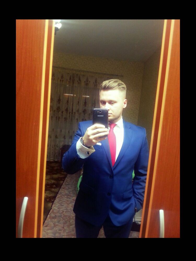  ,   Victor, 37 ,   ,   