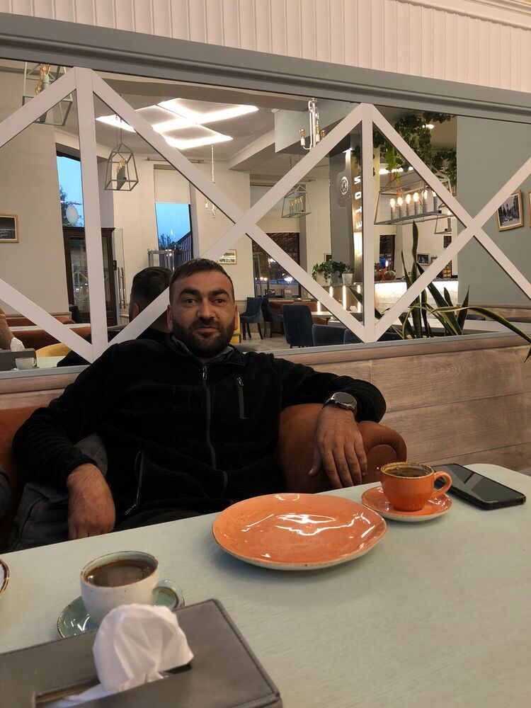  --,   Armen, 36 ,   ,   