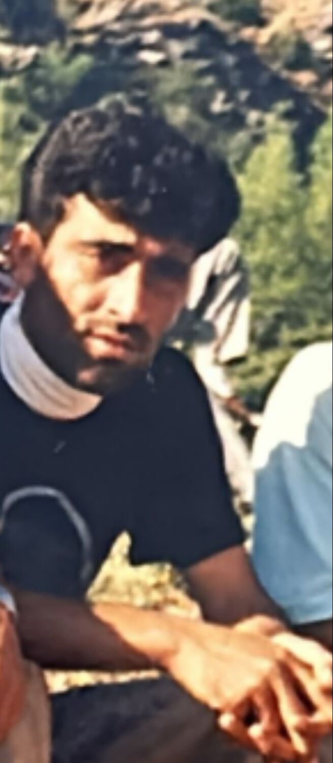  42680822  Devran, 49 ,     