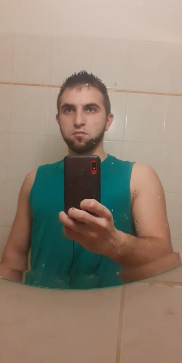  19104832  Andriy, 27 ,    