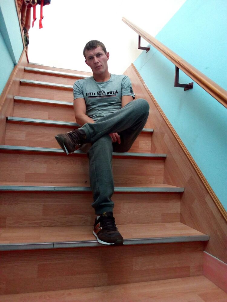  15651162  Anton, 35 ,    