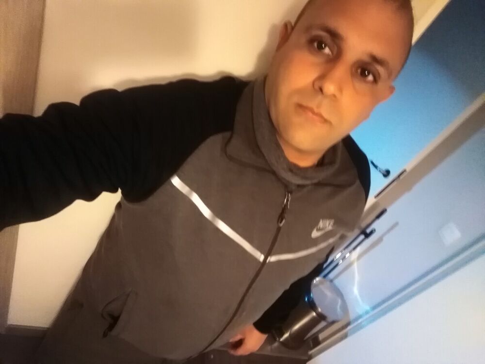  21475862  Khalid, 42 ,    