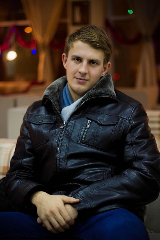  6034692  Anton, 33 ,    